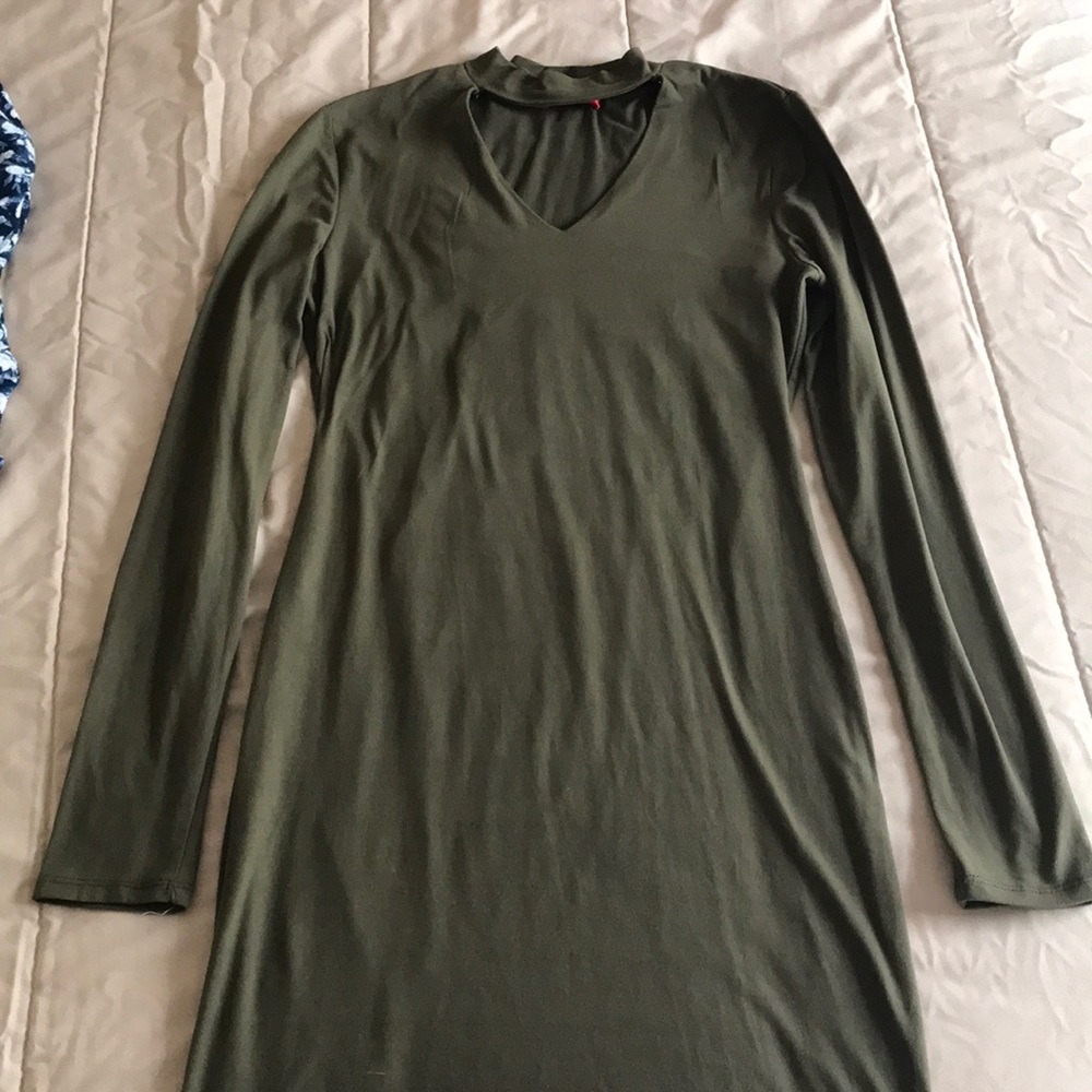 Long-sleeved dress!